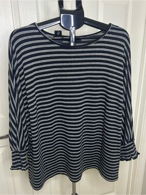 Fred David Black and White Striped Long Sleeve Knit Top